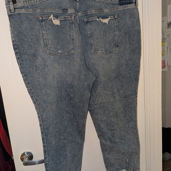 Abercrombie & Fitch High Rise Mom Jeans - Picture 3 of 3